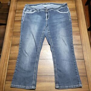 Maurices Denim Capri Jeans w/ Decorative Pockets - Size 20